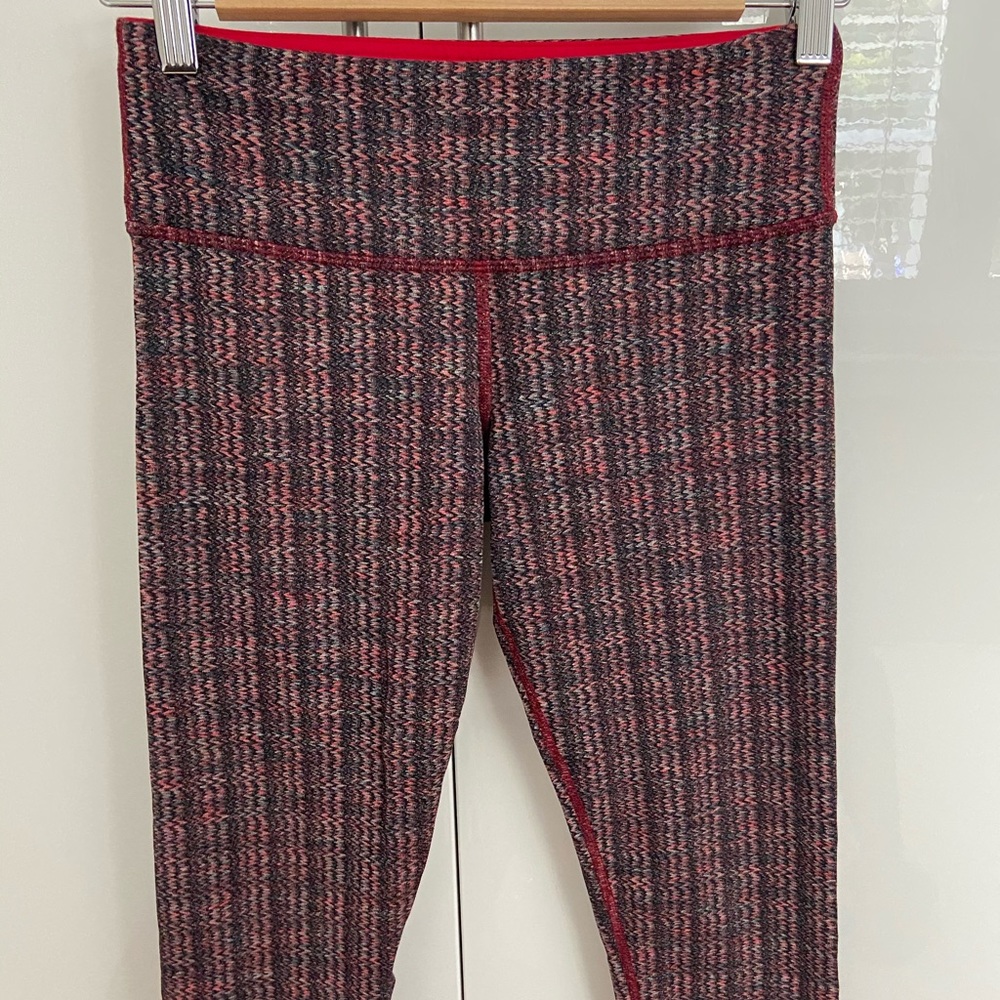 Lululemon Crop Wunder Under - size 6